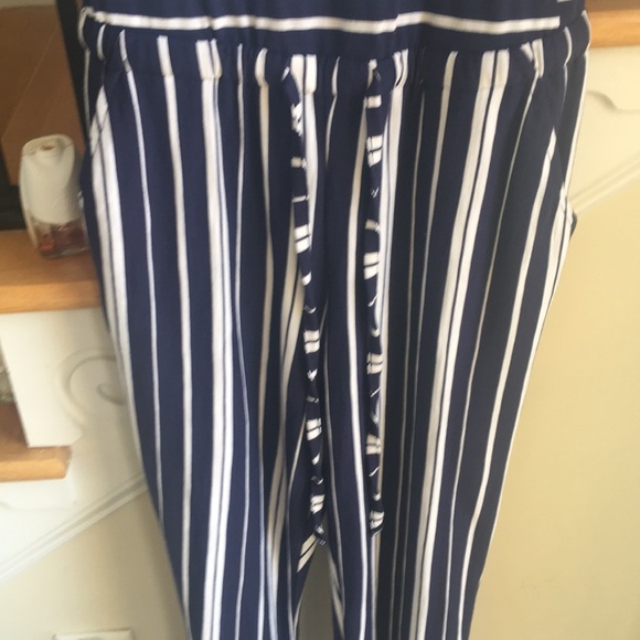 Old Navy Women’s jumpsuit - Picture 7 of 7